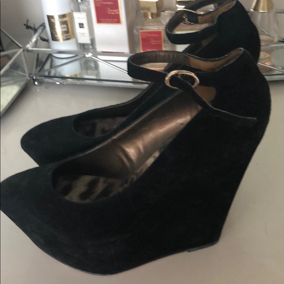 Platforms - Picture 2 of 3